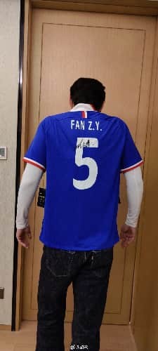 胡歌与范志毅的跨界相遇：当荧屏“宝总”邂逅绿茵“大将军”