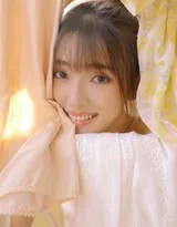 掌心精灵：娇小少女的灵动写真集