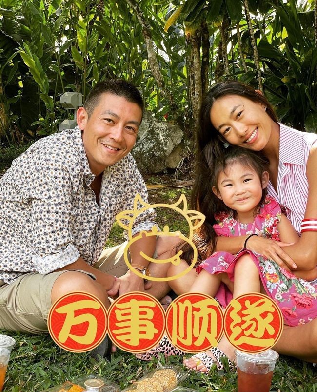 57岁从浪子导演变女儿奴，鄢颇的迟来安稳是醒悟还是因果