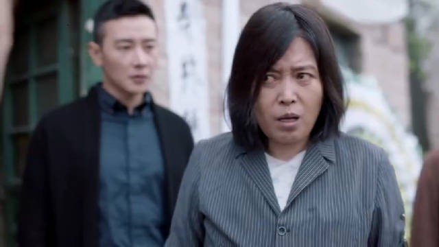 67岁丁嘉丽近照曝光：曾为孙红雷下跪求角