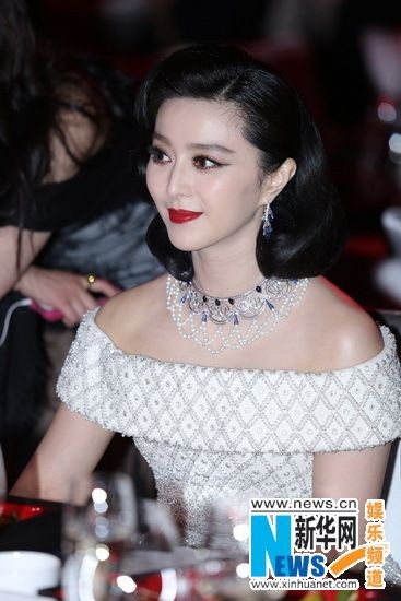 从敦煌仙女到生图被嘲，哈妮克孜的身材到底经历了什么？