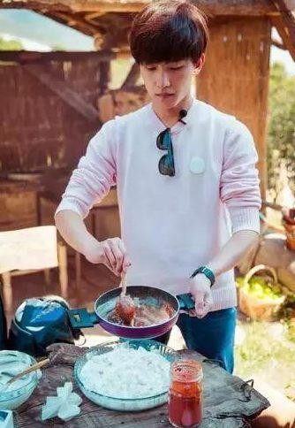 张柏芝谢霆锋离婚15年后首次儿子同框：这对“最佳合伙父母”打